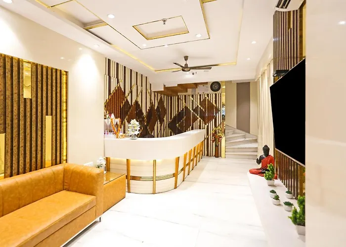 Hotel Worth Newly Bulit - New Delhi